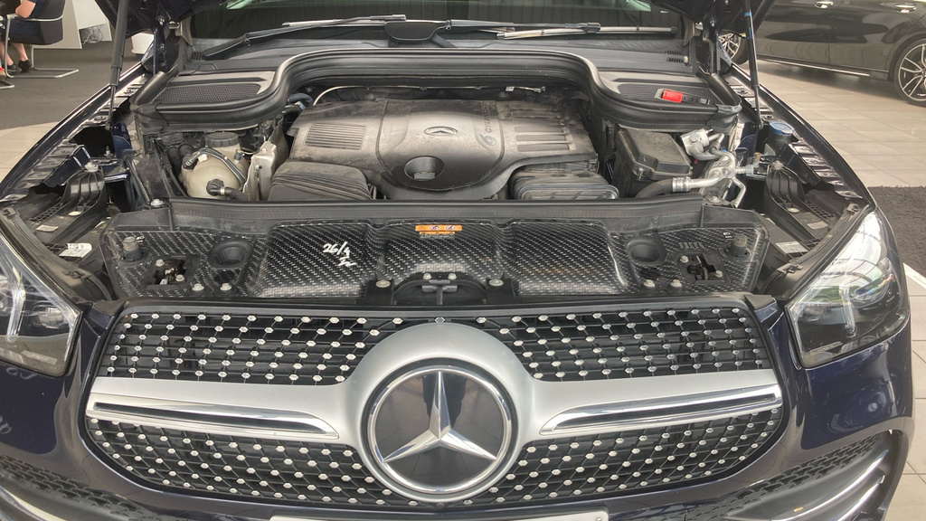 Mercedes-Benz GLE Class Amg Line Silver #16