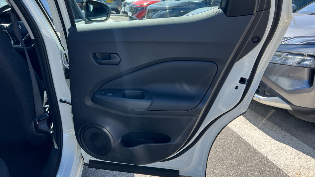Nissan Juke 1.0 Dig-t Acenta Premium White #40