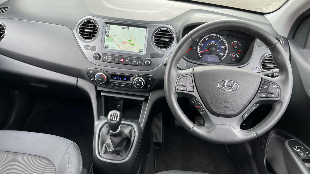 Hyundai I10 Hatchback 1.0 67Ps Play Red #11