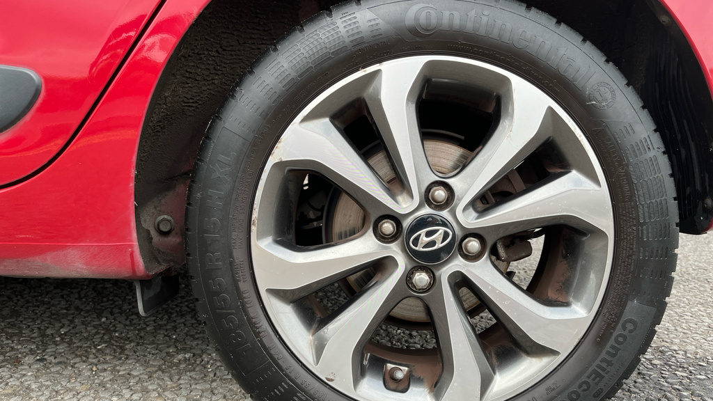 Hyundai I10 Hatchback 1.0 67Ps Play Red #18