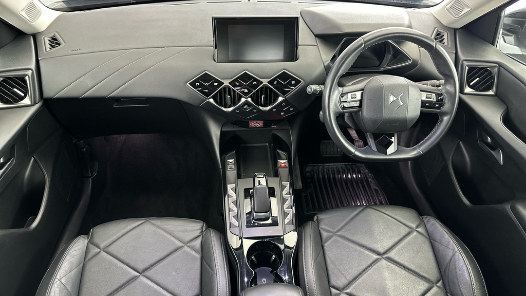 DS DS 3 Crossback Ds Ds 3 Crossback 1.2 Puretech Prestig White #16