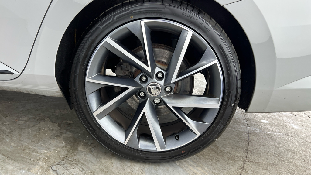 Skoda Superb 1.5 Tsi Se L Grey #25