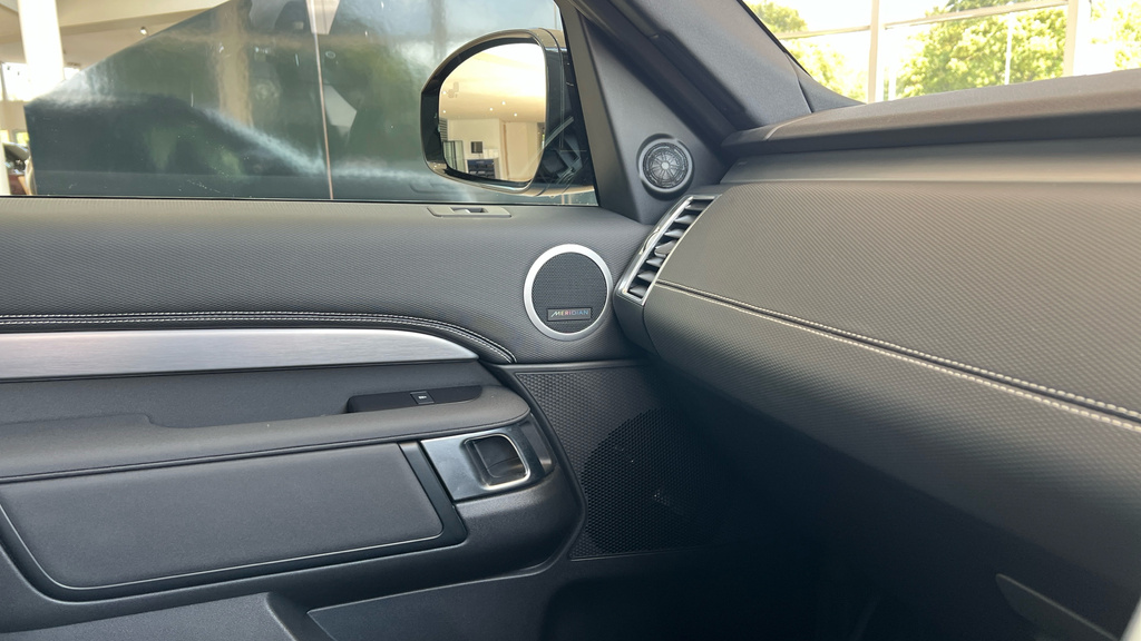 Land Rover Discovery 3.0 D350 Dynamic Hse 2026 Grey #32