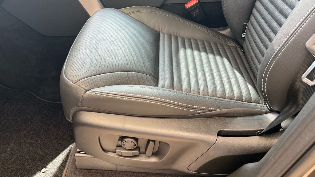 Land Rover Discovery 3.0 D350 Dynamic Hse 2026 Grey #44
