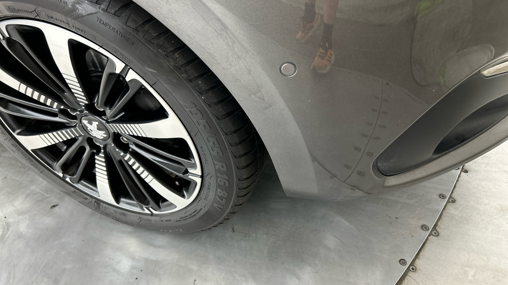 Peugeot 208 Hatchback Black #4