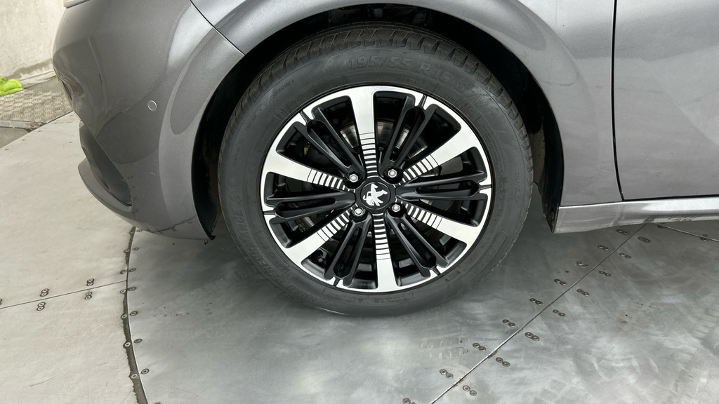 Peugeot 208 Hatchback Black #22