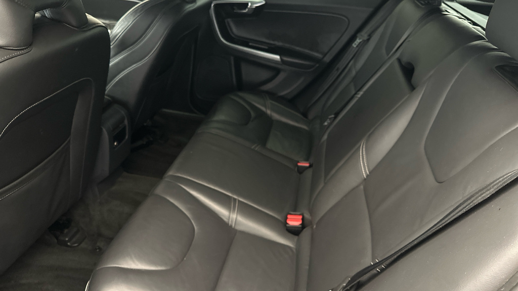 Volvo V60 2L R-design Lux Nav Blue #19