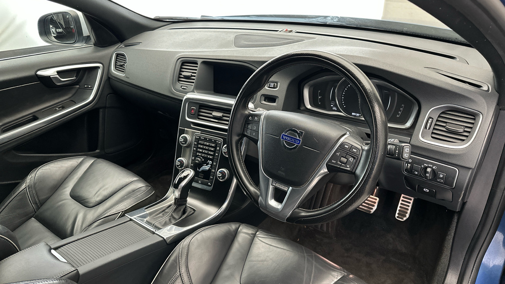 Volvo V60 2L R-design Lux Nav Blue #11
