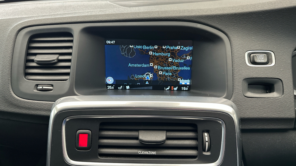 Volvo V60 2L R-design Lux Nav Blue #15
