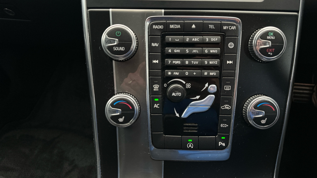 Volvo V60 2L R-design Lux Nav Blue #17