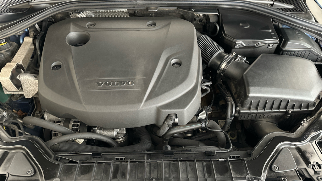 Volvo V60 2L R-design Lux Nav Blue #21