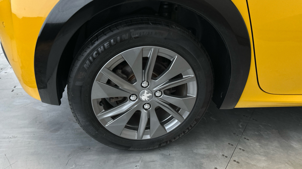 Peugeot e-208 208 Allure Premium Ev Yellow #23