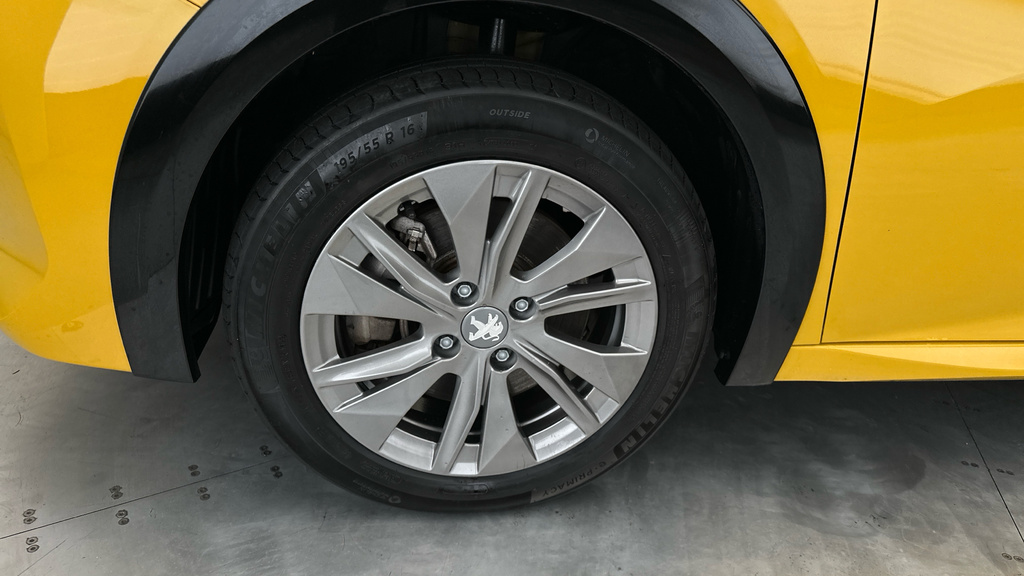 Peugeot e-208 208 Allure Premium Ev Yellow #21