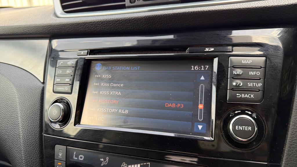 Nissan Qashqai Hatchback Silver #15