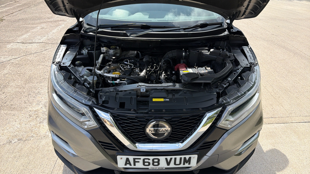 Nissan Qashqai Hatchback Silver #23