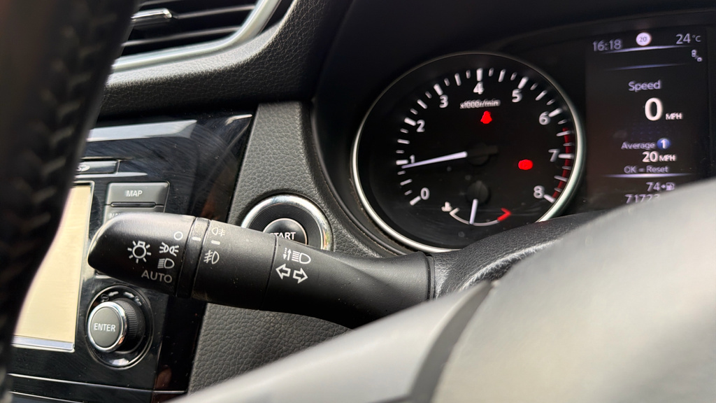 Nissan Qashqai Hatchback Silver #13