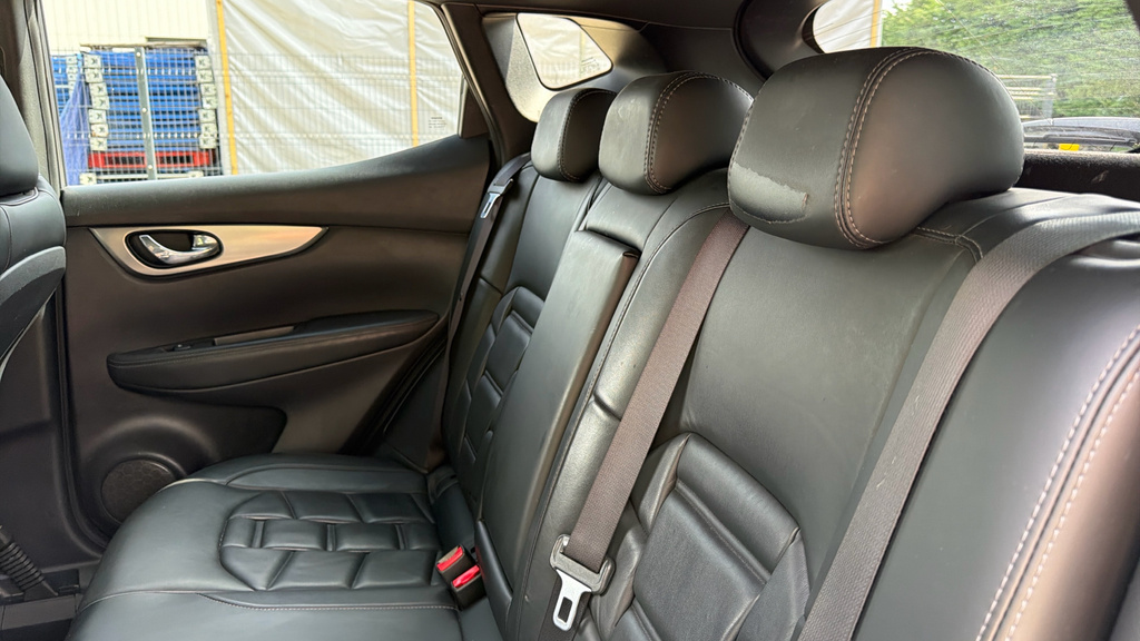 Nissan Qashqai Hatchback Silver #21