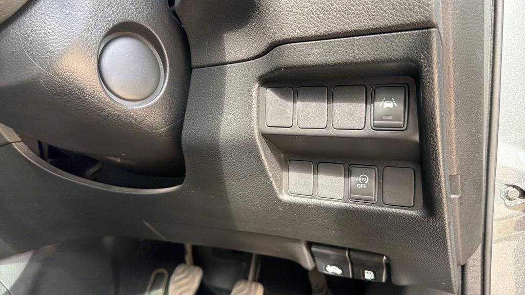 Nissan Qashqai Hatchback Silver #48