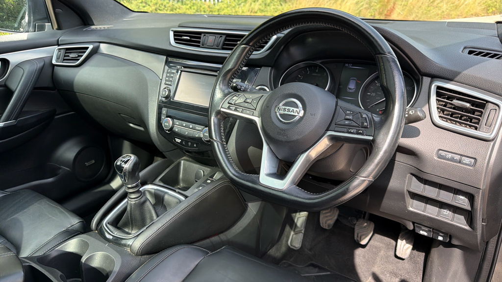 Nissan Qashqai Hatchback Silver #9