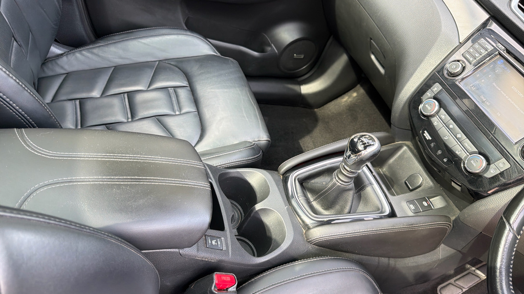 Nissan Qashqai Hatchback Silver #37