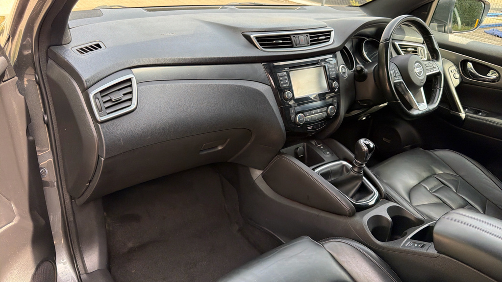 Nissan Qashqai Hatchback Silver #10