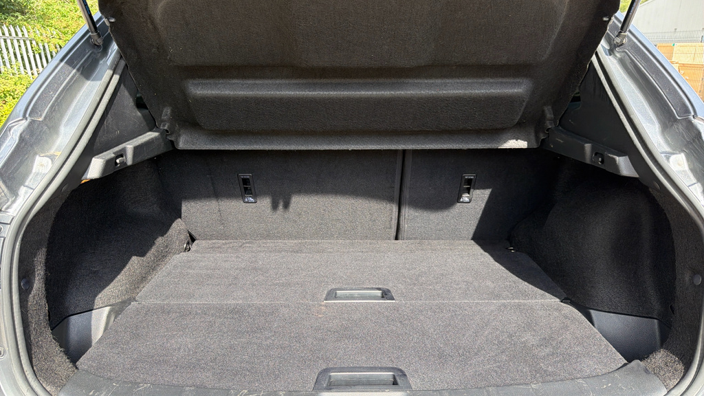 Nissan Qashqai Hatchback Silver #22