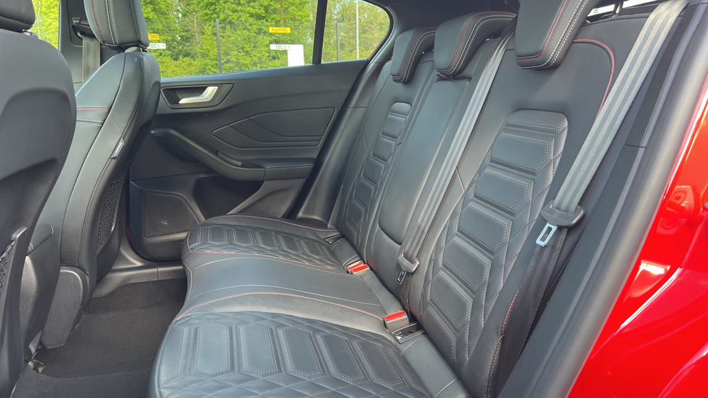 Ford Focus 1.0 Ecoboost Hybrid Mhev 155 St-line Style At White #14