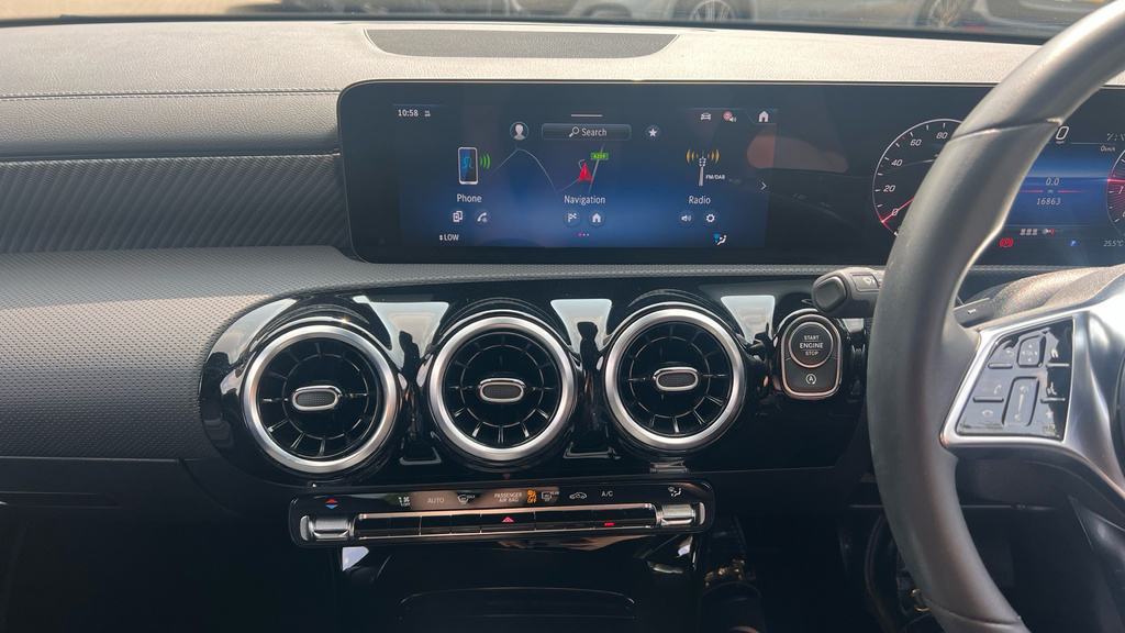 Mercedes-Benz CLA Class Cla 220D Amg Line Premium Plus Tip White #14