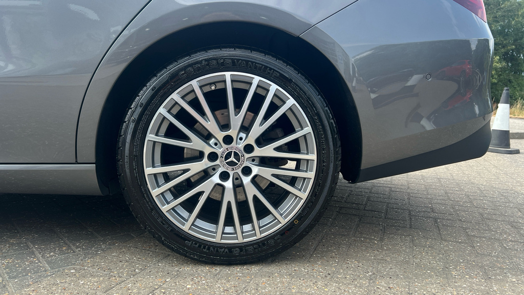 Mercedes-Benz CLA Class Cla 220D Amg Line Premium Plus Tip White #25