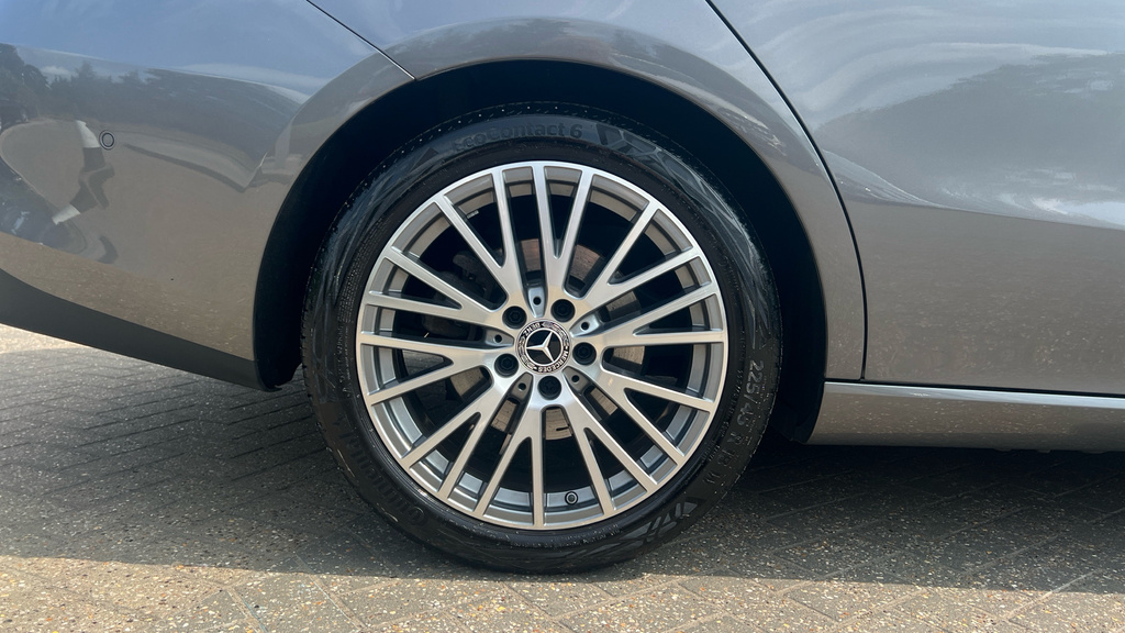 Mercedes-Benz CLA Class Cla 220D Amg Line Premium Plus Tip White #26
