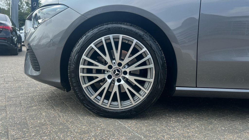Mercedes-Benz CLA Class Cla 220D Amg Line Premium Plus Tip White #24