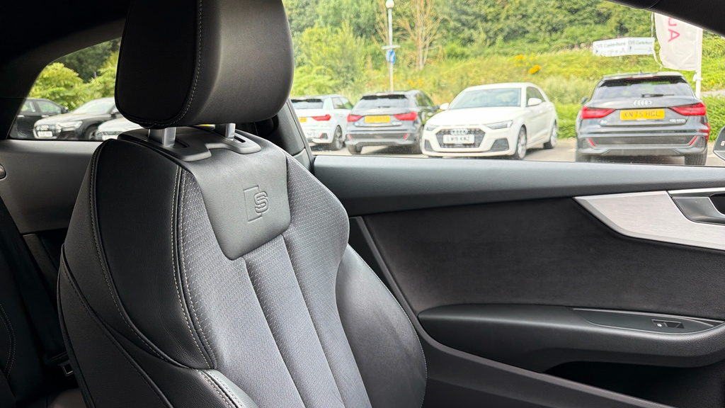 Audi A5 2.0 Tfsi 40 Black Edition Coupe S Troni AK23HHD White #54