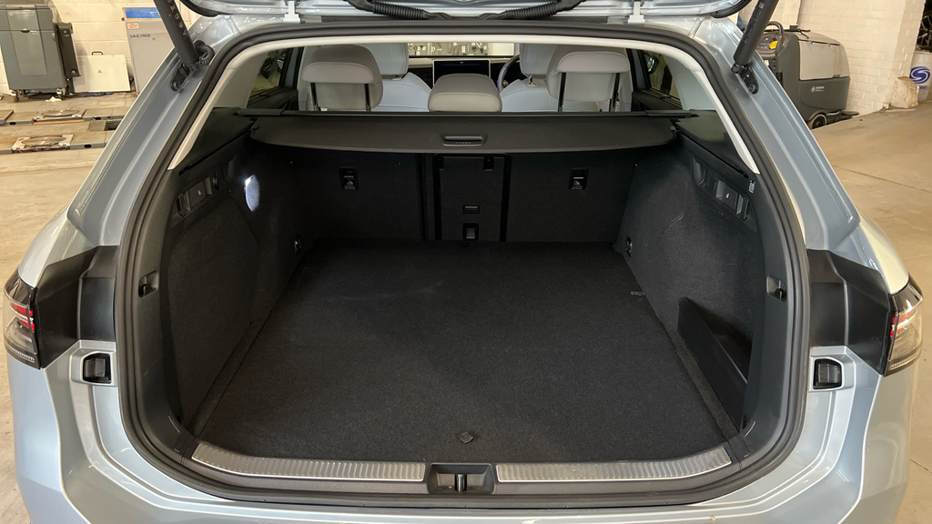 Volkswagen Passat Passat R-line Phev Green #15