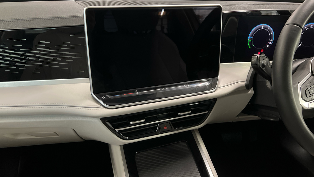 Volkswagen Passat Passat R-line Phev Green #12