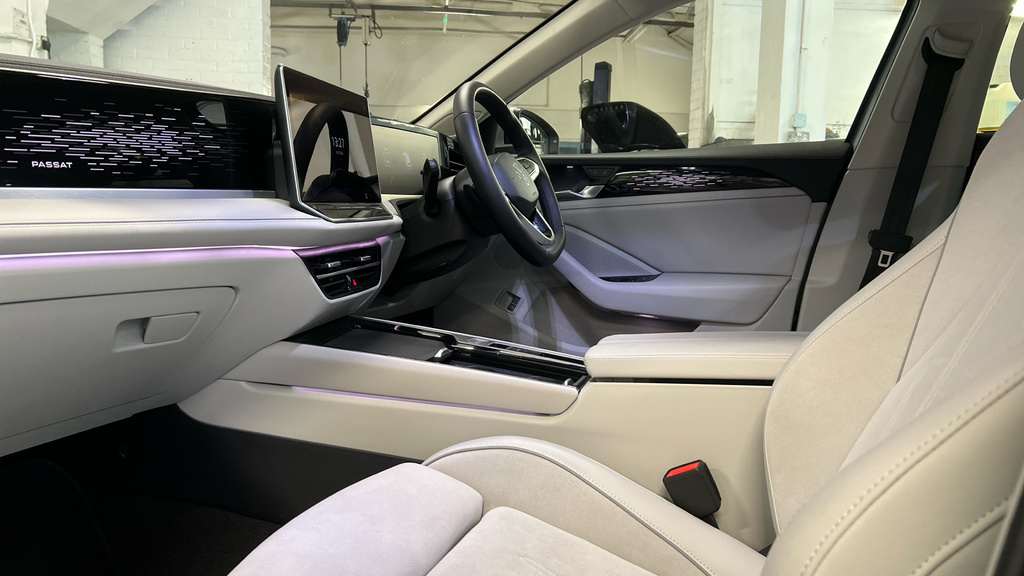 Volkswagen Passat Passat R-line Phev Green #29