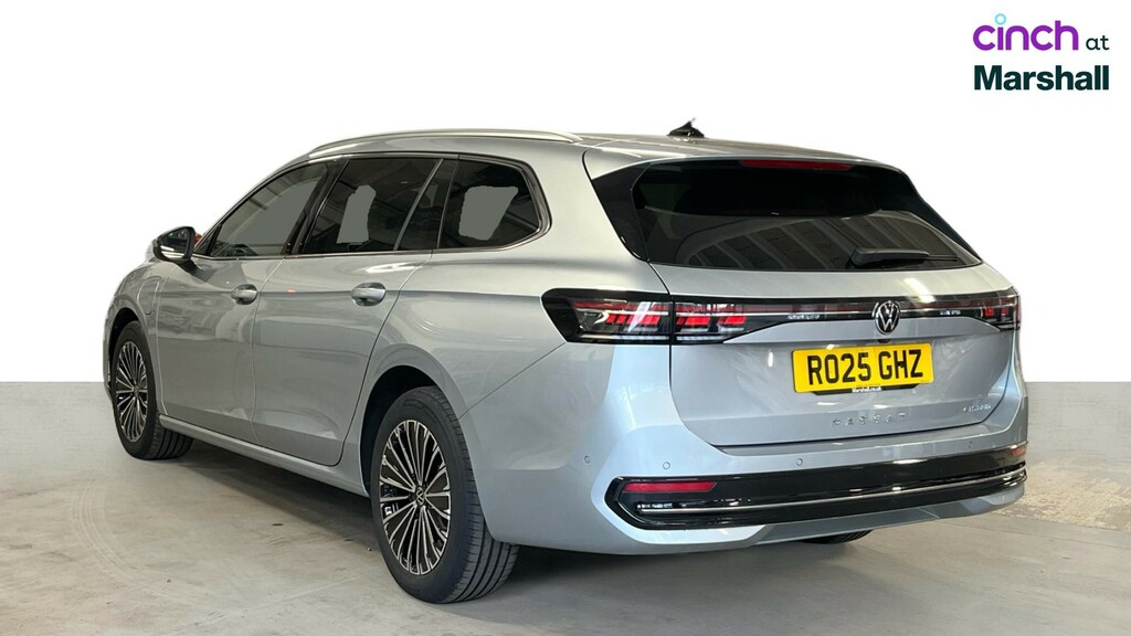 Volkswagen Passat Passat R-line Phev Green #5