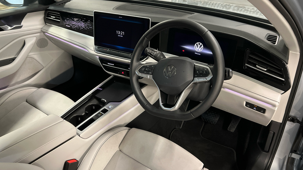 Volkswagen Passat Passat R-line Phev Green #9