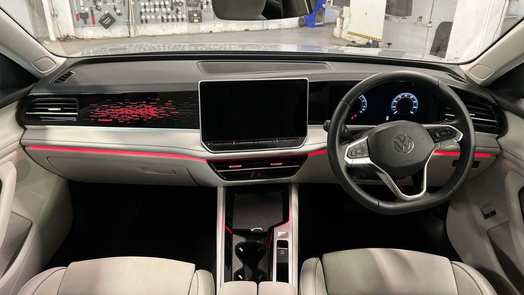 Volkswagen Passat Passat R-line Phev Green #11