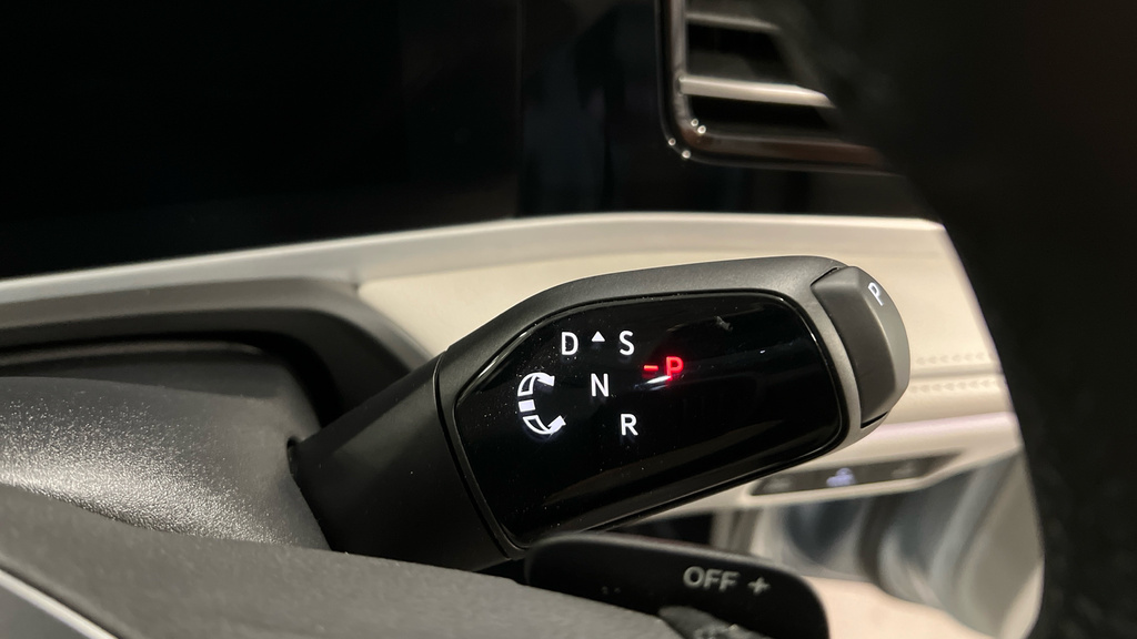 Volkswagen Passat Passat R-line Phev Green #33