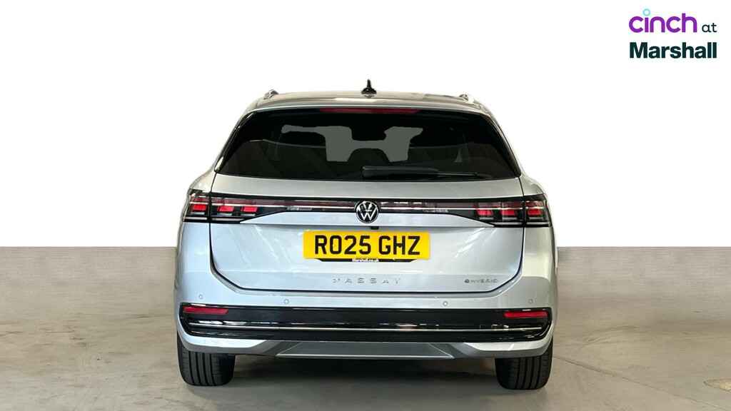 Volkswagen Passat Passat R-line Phev Green #4