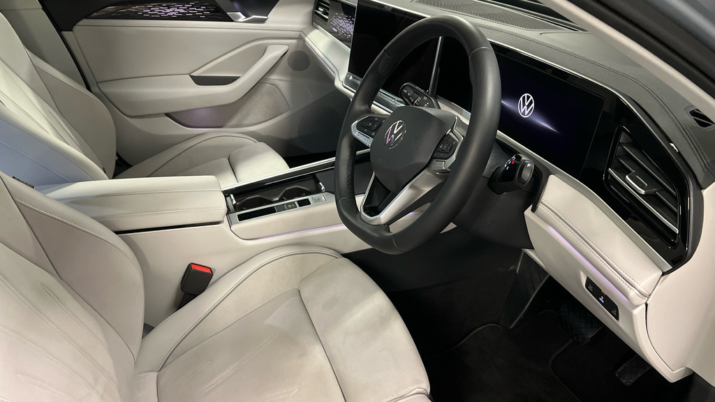 Volkswagen Passat Passat R-line Phev Green #27