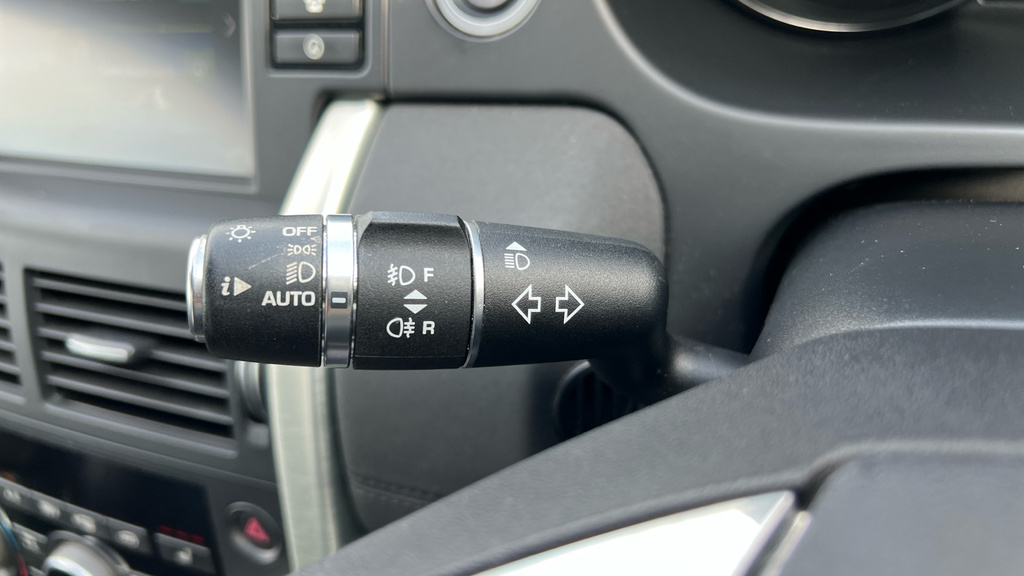Land Rover Discovery Sport Black #37