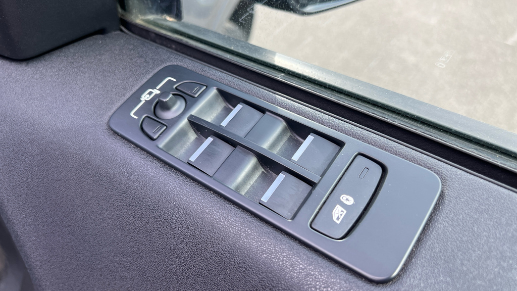 Land Rover Discovery Sport Black #48