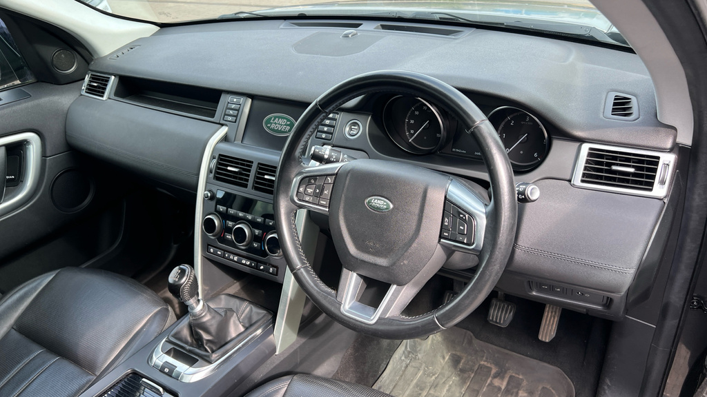 Land Rover Discovery Sport Black #16