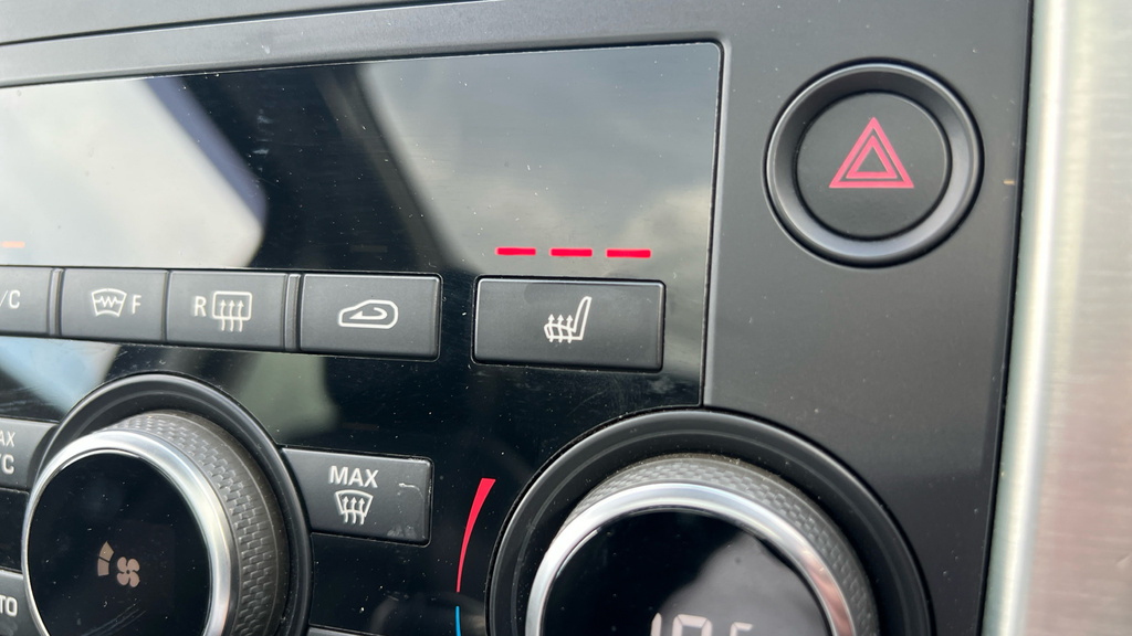 Land Rover Discovery Sport Black #22