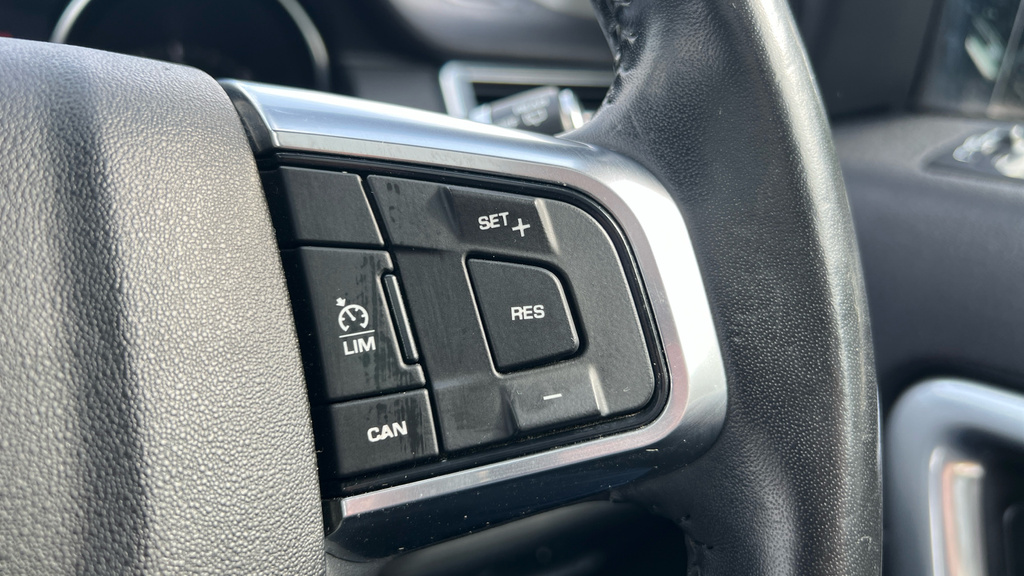 Land Rover Discovery Sport Black #34