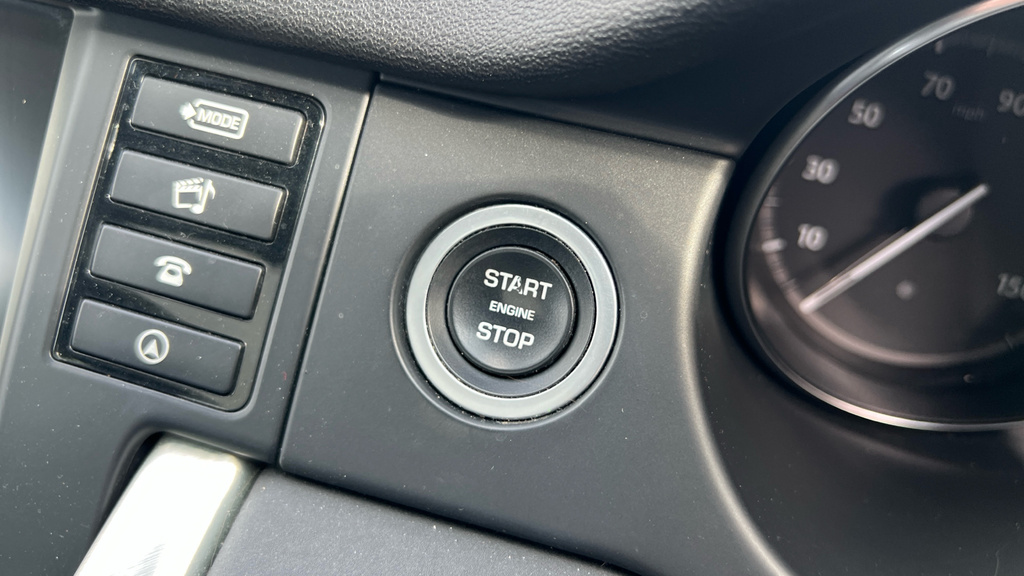 Land Rover Discovery Sport Black #23