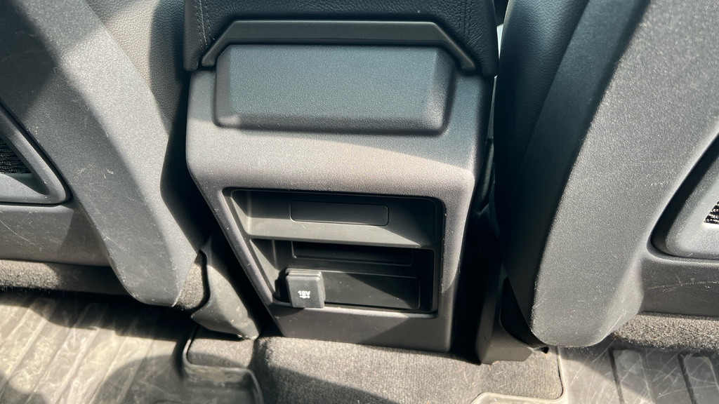 Land Rover Discovery Sport Black #43