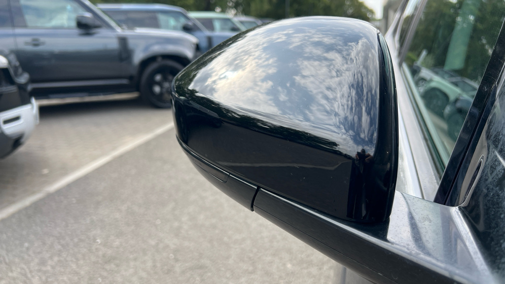 Land Rover Discovery Sport Black #46