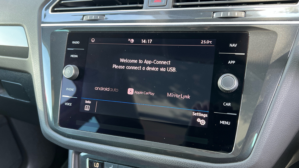 Volkswagen Tiguan Se Navigation Tdi Grey #37